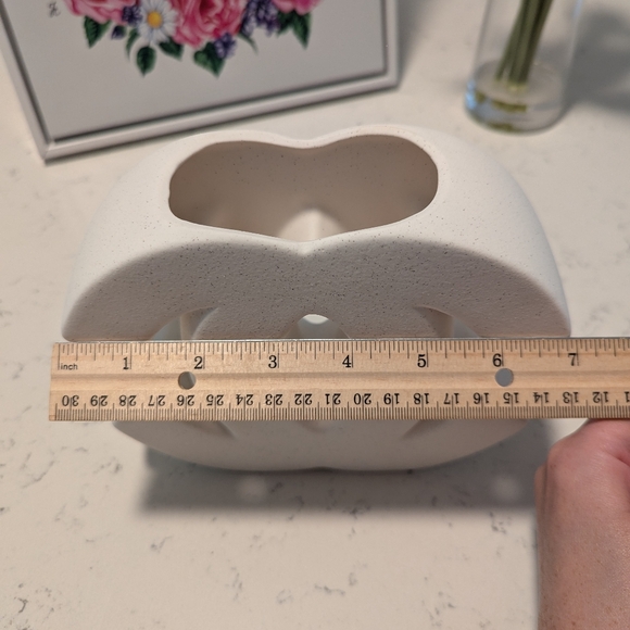 🆕 Ceramic CC logo vase - Picture 9 of 10